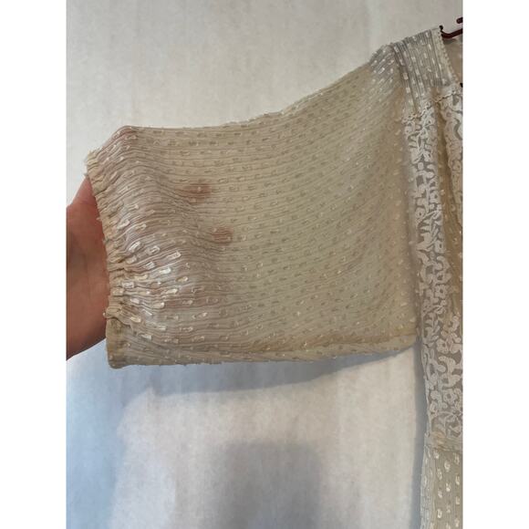 Kimchi Blue Sheer Ivory Button Front Lacy Loose Fit Medium Womens Top - Picture 4 of 7